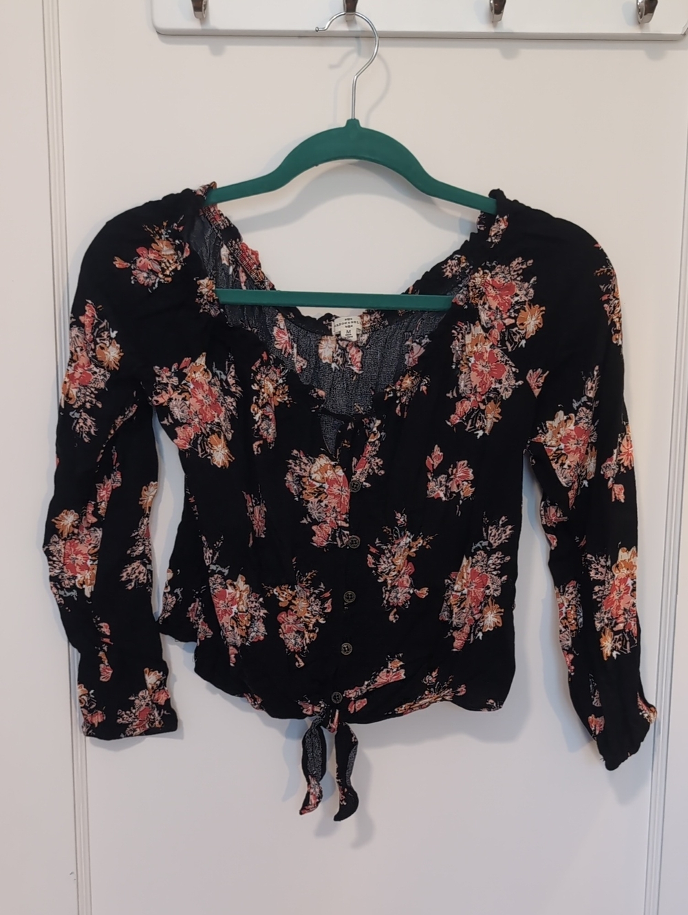 🍇 LAST CALL! Tie-Hem Floral Button-Front Blouse - Black with Pink Floral